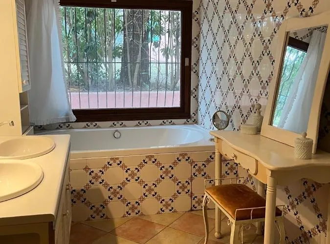 Du Cap De 5 Et Sa Grande Piscine * Agde